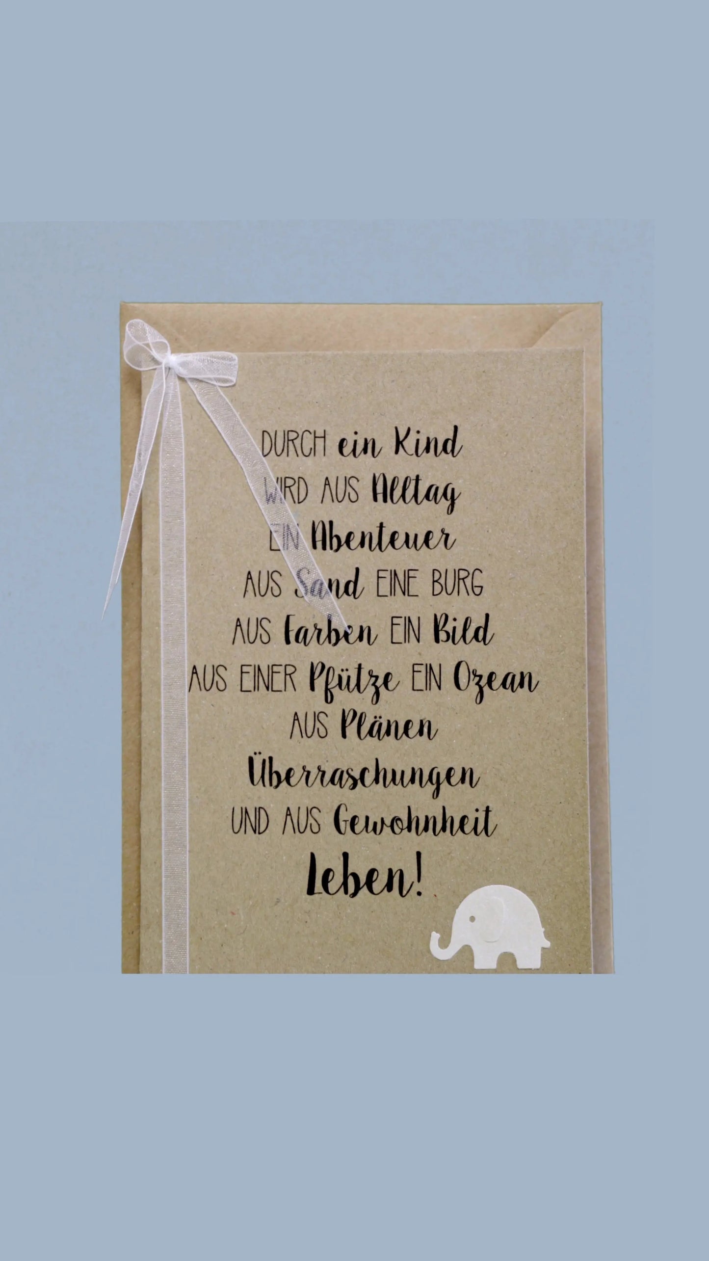 Kraftpapierkarte A6/C6 "aus Alltag ein Abenteuer" - Wickelkiste | Babybedarf Schweiz